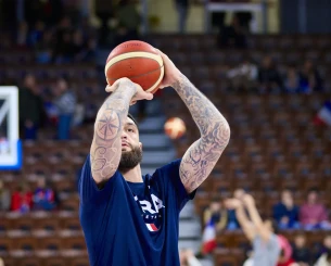 Εξετάσεις στο γόνατο ο Πουαριέ