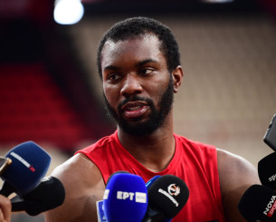 Έβανς: «Είναι δύσκολο να μην μπορείς να βοηθήσεις την ομάδα σου»