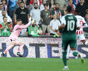 Ο Ντραγκόφσκι αποσόβησε «σίγουρο» γκολ με το... πρόσωπο! (video)