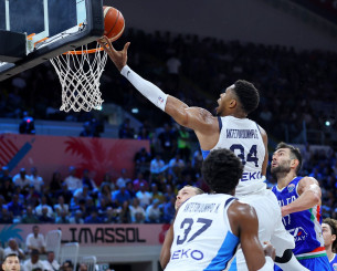 Ο sniper του Ποτσέκο είναι απών και ο Γιάννης... χορεύει - Αυτά έχει κάνει ο «Greek Freak» στο πρώτο μέρος (video)