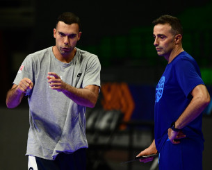 Χαραλαμπίδης: «Τα παιδιά που έρχονται από τον πάγκο τα δίνουν όλα, υπάρχει καθημερινή βελτίωση»