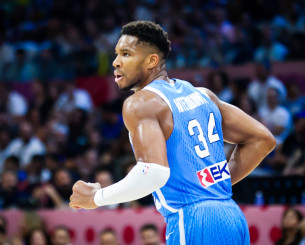 Τρομερός ο Γιάννης Αντετοκούνμπο με 27 πόντους και 8 ριμπάουντ κόντρα στη Γεωργία (video) Τρομερός ο Γιάννης Αντετοκούνμπο με 27 πόντους και 8 ριμπάουντ κόντρα στη Γεωργία (video)