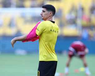 Το βίντεο με ευχές για τα γενέθλια του Μάνταλου πριν το ΑΕΚ-Αστέρας AKTOR