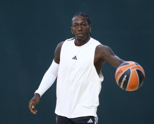 Ναν: «Τρομερός παίκτης ο Σορτς, να είναι ο εαυτός του - Ξέρει τι να κάνει ο Χολμς»