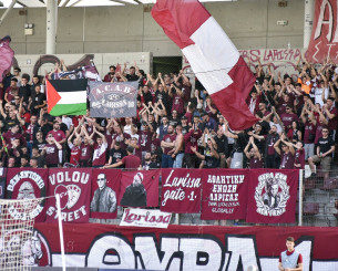 Η αποστολή της ΑΕΛ γνώρισε την αποθέωση ενόψει ΠΑΟΚ (video) - Ποιους «έκοψε» ο Πετράκης