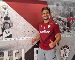 Η ΑΕΛ ανακοίνωσε την απόκτηση του Αναγνωστόπουλου