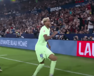 Το αυτογκόλ που έδωσε τη νίκη στη Μπαρτσελόνα στις καθυστερήσεις (video)