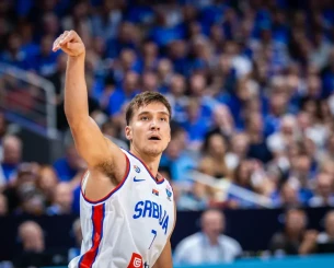 Μπογκντάνοβιτς για Εθνική: «Κάποιες φορές λάμπει σαν χρυσό, συγχαρητήρια στα ορθόδοξα αδέρφια μας» Μπογκντάνοβιτς για Εθνική: «Κάποιες φορές λάμπει σαν χρυσό, συγχαρητήρια στα ορθόδοξα αδέρφια μας»