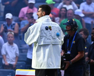 Το εκθαμβωτικό τζάκετ-σύμβολο της κληρονομιάς του Τζόκοβιτς (video)