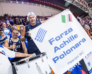 «Forza Polonara»: Το συγκινητικό πανό των «Πελαργών» για τον μαχητή Ακίλε