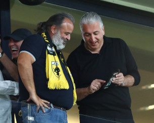 O Μπούσης ξανά στη Νέα Φιλαδέλφεια για να δει την ΑΕΚ, στη σουίτα του Μελισσανίδη