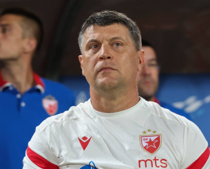 Μιλόγεβιτς: «Έχουμε δύο παιδιά χτυπημένα με μπουνιές - Θα γίνει καταγγελία στην UEFA»