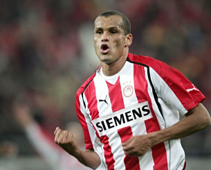 5+1 αξέχαστες ερυθρόλευκες μεταγραφικές ιστορίες (videos)