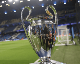 Πόσο ζυγίζει το τρόπαιο του Champions League και ποια είναι η αξία του Πόσο ζυγίζει το τρόπαιο του Champions League και ποια είναι η αξία του