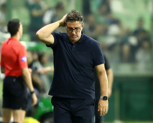 Σε δεινή θέση πλέον ο Ρουί Βιτόρια, τελειώνει η... άμμος στην «κλεψύδρα» του «πράσινου» πάγκου Σε δεινή θέση πλέον ο Ρουί Βιτόρια, τελειώνει η... άμμος στην «κλεψύδρα» του «πράσινου» πάγκου