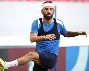 «Έκλεψε» την παράσταση στην προπόνηση της Εθνικής ο Σιώπης με το «μπαταρισμένο» κεφάλι