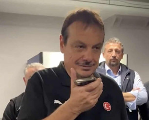 Ο Ερντογάν πήρε τηλέφωνο τον Αταμάν: «Σας ευχαριστώ για αυτό που μας χαρίσατε» (video) Ο Ερντογάν πήρε τηλέφωνο τον Αταμάν: «Σας ευχαριστώ για αυτό που μας χαρίσατε» (video)