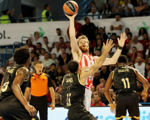 Με clutch Τζέιμς η Μονακό λύγισε τον Ολυμπιακό σε φιλική μάχη στην Κύπρο Με clutch Τζέιμς η Μονακό λύγισε τον Ολυμπιακό σε φιλική μάχη στην Κύπρο