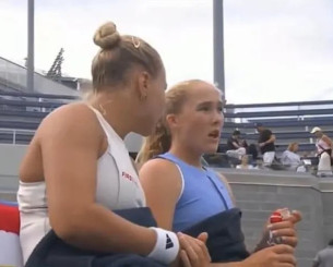Σάλος στο US Open με άνδρα να παρενοχλεί 18χρονη τενίστρια (video) Σάλος στο US Open με άνδρα να παρενοχλεί 18χρονη τενίστρια (video)