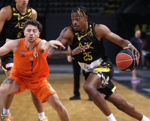 Με κορυφαίο Αρμς η ΑΕΚ κέρδισε 82-69 την Κρεμόνα στις ιταλικές Άλπεις Με κορυφαίο Αρμς η ΑΕΚ κέρδισε 82-69 την Κρεμόνα στις ιταλικές Άλπεις