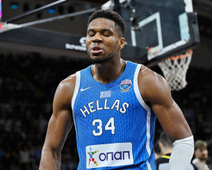 Γνωστή Ελληνίδα δημοσιογράφος είναι η πιο μεγάλη θαυμάστρια του Γιάννη Αντετοκούνμπο: «Θέλω ένα αυτόγραφο του» Γνωστή Ελληνίδα δημοσιογράφος είναι η πιο μεγάλη θαυμάστρια του Γιάννη Αντετοκούνμπο: «Θέλω ένα αυτόγραφο του»