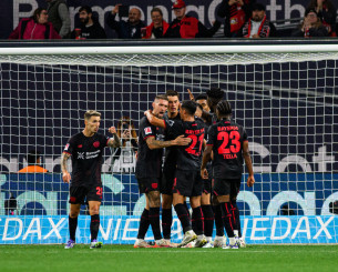 Έσπασε το... ρόδι στην Bundesliga η Λεβερκούζεν των 9 παικτών! Έσπασε το... ρόδι στην Bundesliga η Λεβερκούζεν των 9 παικτών!