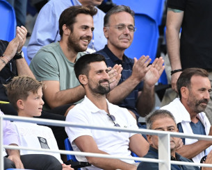 Χαμός για τον Τζόκοβιτς ακόμα και στις τουαλέτες του ΟΑΚΑ (video) Χαμός για τον Τζόκοβιτς ακόμα και στις τουαλέτες του ΟΑΚΑ (video)