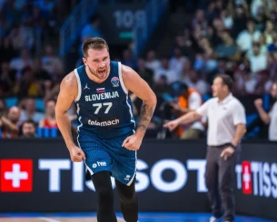 Ο Ντόντσιτς είχε 22 πόντους, αλλά και τρία φάουλ στο πρώτο ημίχρονο με τη Γερμανία Ο Ντόντσιτς είχε 22 πόντους, αλλά και τρία φάουλ στο πρώτο ημίχρονο με τη Γερμανία