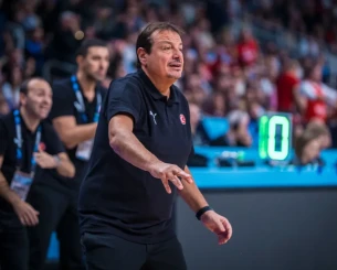 Αταμάν: «Λυπάμαι για τους φίλους μου στην Ελλάδα - Αν παίξουμε έτσι θα νικήσουμε τη Γερμανία» Αταμάν: «Λυπάμαι για τους φίλους μου στην Ελλάδα - Αν παίξουμε έτσι θα νικήσουμε τη Γερμανία»