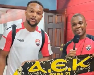 «Μόνο ΑΕΚ» - Ο Λιβάι Γκαρσία πόζαρε με κασκόλ της Ένωσης (video) «Μόνο ΑΕΚ» - Ο Λιβάι Γκαρσία πόζαρε με κασκόλ της Ένωσης (video)