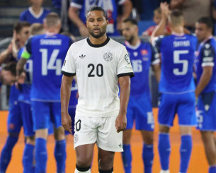 Ήττα σοκ της Γερμανίας από τη Σλοβακία - Η Ολλανδία «κόλλησε» με την Πολωνία