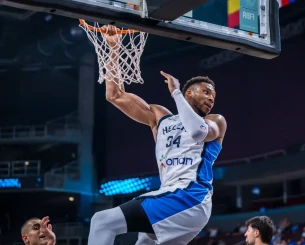 Ο Γιάννης Αντετοκούνμπο ήταν «θηρίο» κόντρα στο Ισραήλ: Τα στατιστικά του «Greek Freak» (video)