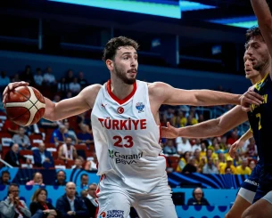 «Είναι ο MVP του Eurobasket»: Οι Σουηδοί «υποκλίθηκαν» στον Σενγκούν «Είναι ο MVP του Eurobasket»: Οι Σουηδοί «υποκλίθηκαν» στον Σενγκούν