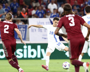 Ο Καρέτσας με φοβερό πλασέ το 1-0 της Ελλάδας (video)