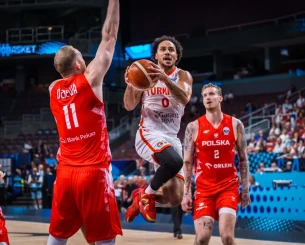 Λάρκιν: «Μπορεί να είναι το τελευταίο μου Eurobasket, θέλω να τα δώσω όλα για την Τουρκία» Λάρκιν: «Μπορεί να είναι το τελευταίο μου Eurobasket, θέλω να τα δώσω όλα για την Τουρκία»