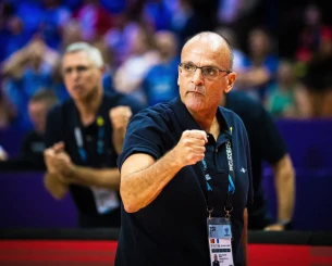 Η χώρα του εμπλέκεται σε πόλεμο και ο προπονητής του Ισραήλ αναφέρθηκε σε όπλα!