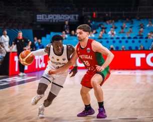 Η Γερμανία πήρε την πρόκριση στους «8» με ηγέτη Σρέντερ και η Πορτογαλία το χειροκρότημα