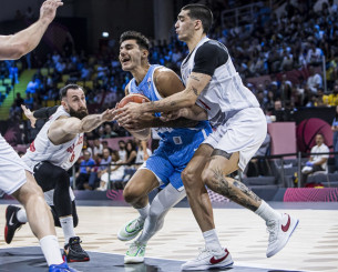 Ο Παναγιώτης Καλαϊτζάκης στο Athletiko: «Ήρθαμε και θα φύγουμε σαν οικογένεια, στην Εθνική χτίζεται κάτι καλό»