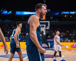 Μέγας Ντόντσιτς με 42 πόντους «διέλυσε» την άμυνα της Ιταλίας και έστειλε την Σλοβενία στους «8»