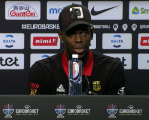 Σρέντερ: «Θέλουμε να βάλουμε την Γερμανία και πάλι στον χάρτη» (video)