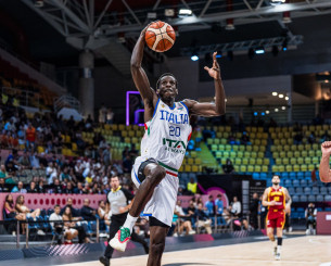 Ο Σαλιού Νιάνγκ στο Athletiko: «Δεν περίμενα την ήττα της Ελλάδας, χαίρομαι που με παρακολουθούν οι Καβαλίερς»