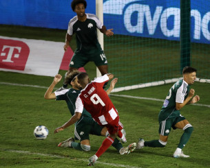 Το απίθανο τάκλιν του Τουμπά στο πλασέ του Ελ Κααμπί στο 90' (photos)