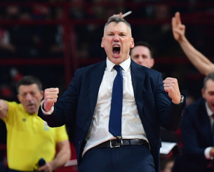 Η Φενέρμπαχτσε κατέκτησε το τουρκικό Super Cup κόντρα στην Μπεσίκτας σε ένα επεισοδιακό ματς (video)