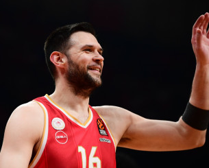 «Ποια είναι η αδυναμία σου από το ποδοσφαιρικό τμήμα;»: Βεζένκοφ, Παπανικολάου και ΜακΚίσικ απαντούν (video)