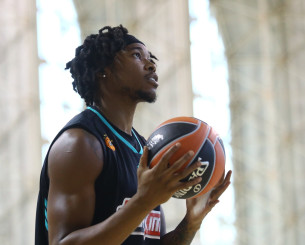 Με Χολμς η δωδεκάδα του Παναθηναϊκού