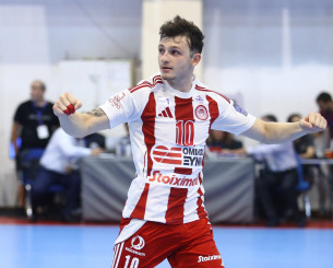 Τζίμπουλας: «Στόχος μας είναι το κύπελλο, το πρωτάθλημα και η καλή πορεία στην Ευρώπη» Τζίμπουλας: «Στόχος μας είναι το κύπελλο, το πρωτάθλημα και η καλή πορεία στην Ευρώπη»