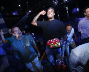 «Που σαι Θαναση» η σπέσιαλ αφιέρωση στο γλέντι της Εθνικής (video) «Που σαι Θαναση» η σπέσιαλ αφιέρωση στο γλέντι της Εθνικής (video)