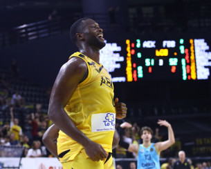 «Μπαίνει» από Δευτέρα στις προπονήσεις της ΑΕΚ ο Γκρέι ενόψει Super Cup