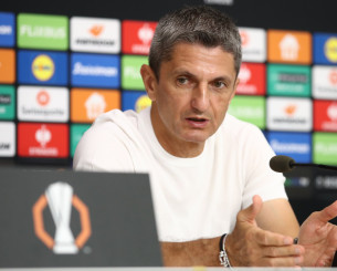 Ξέσπασμα Λουτσέσκου: «Εδώ στον ΠΑΟΚ υπάρχει μια τρέλα στα όρια της... παράνοιας - Μία πίεση που έρχεται από παντού» Ξέσπασμα Λουτσέσκου: «Εδώ στον ΠΑΟΚ υπάρχει μια τρέλα στα όρια της... παράνοιας - Μία πίεση που έρχεται από παντού»