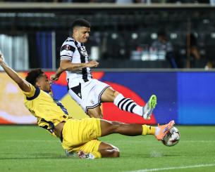 «Μια ανάσα» από το γκολ ο ΠΑΟΚ, ο Καμαρά έκοψε τελευταία στιγμή τον Τάισον (video)